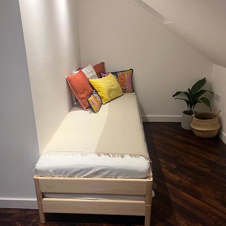 Spacious Battersea Rooms And Apartments ロンドン エクステリア 写真