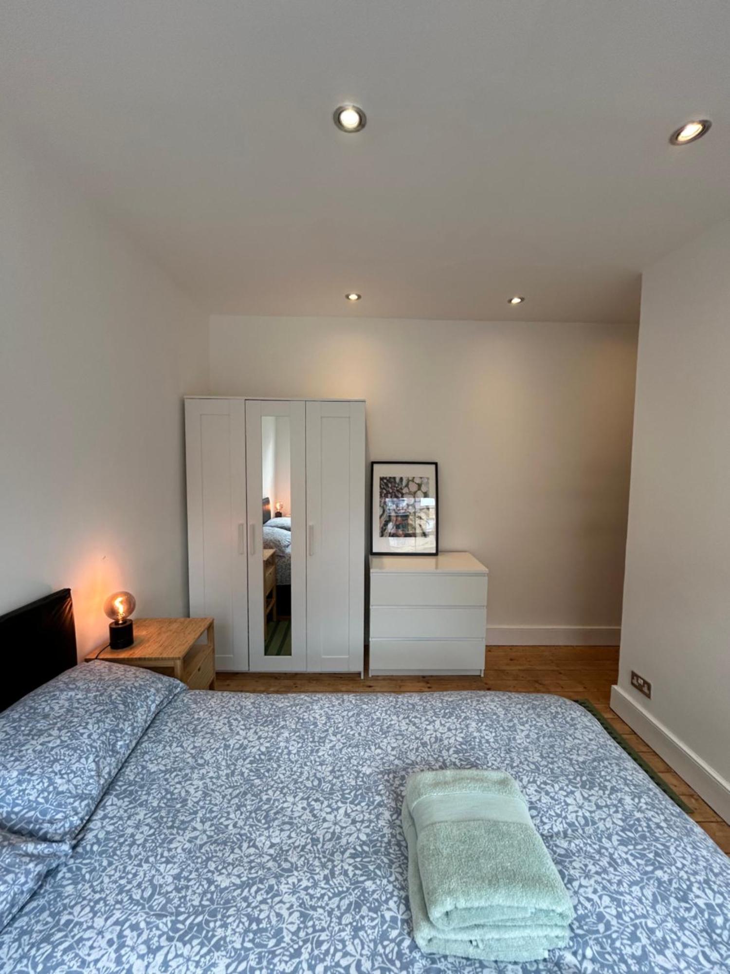 Spacious Battersea Rooms And Apartments ロンドン 部屋 写真