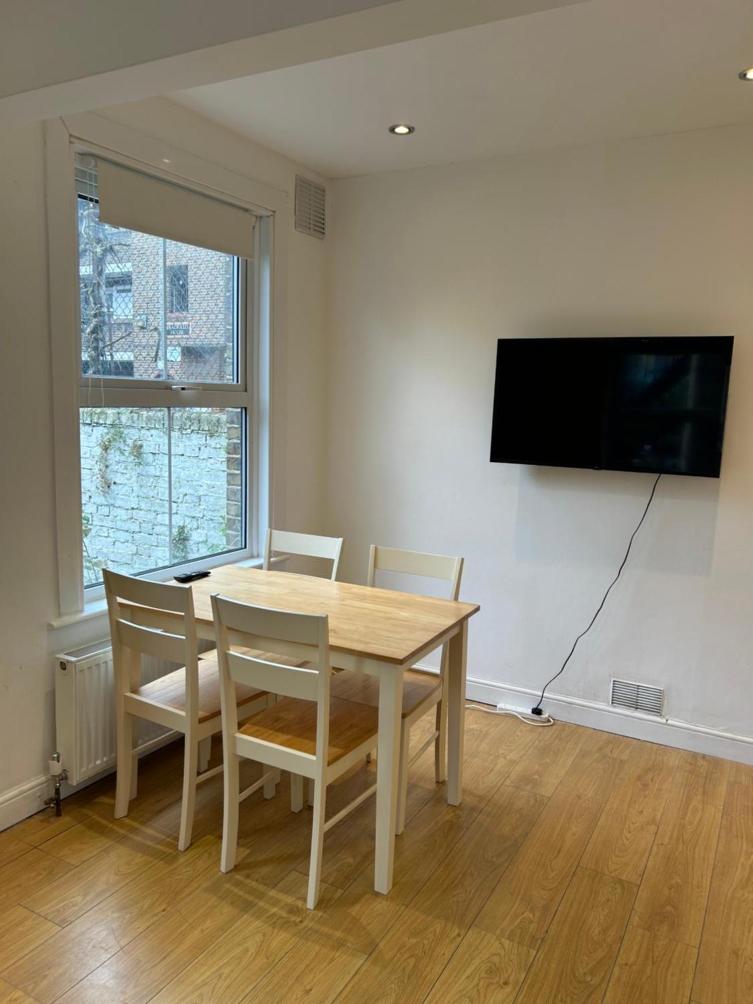Spacious Battersea Rooms And Apartments ロンドン 部屋 写真
