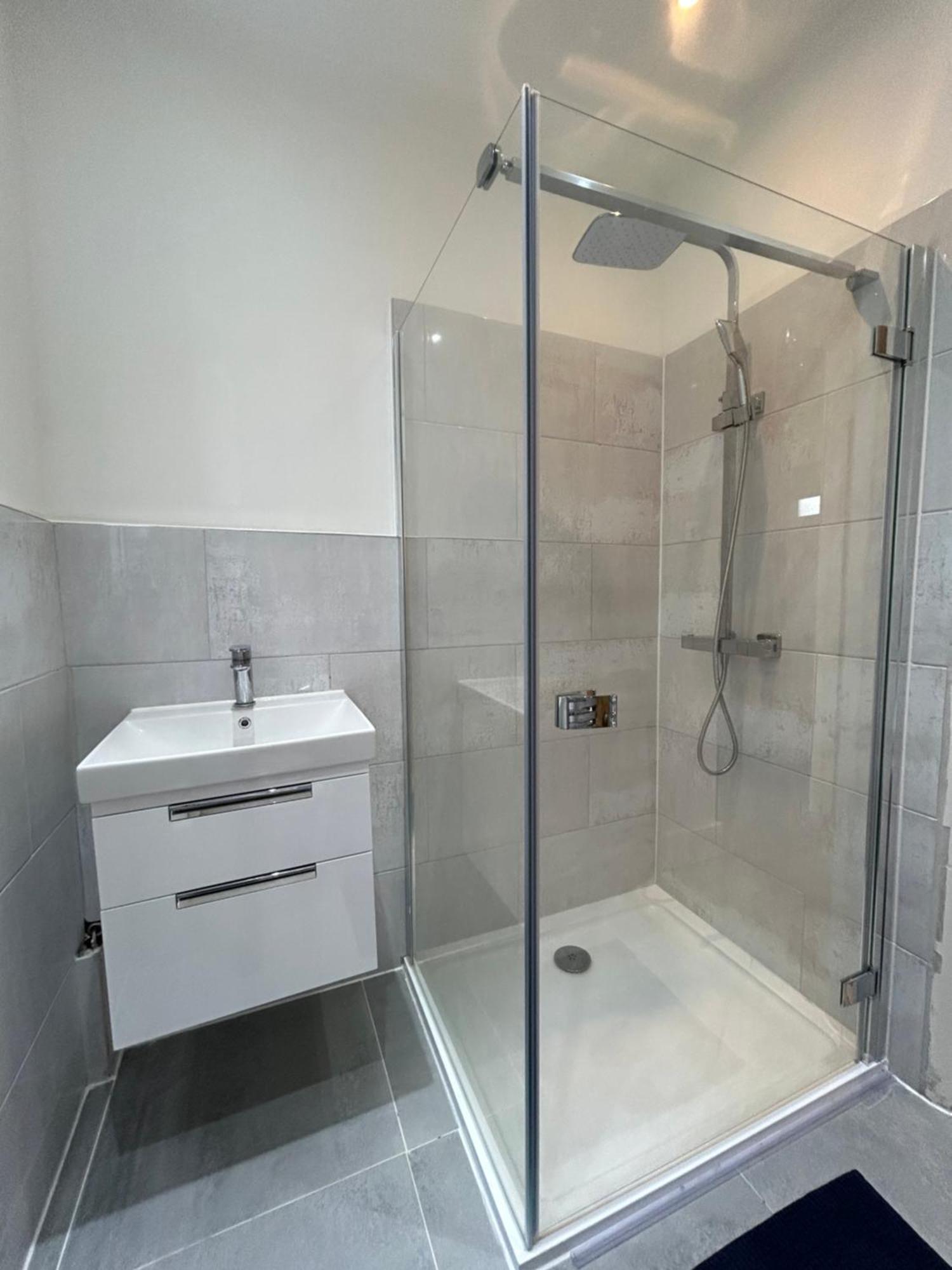 Spacious Battersea Rooms And Apartments ロンドン 部屋 写真