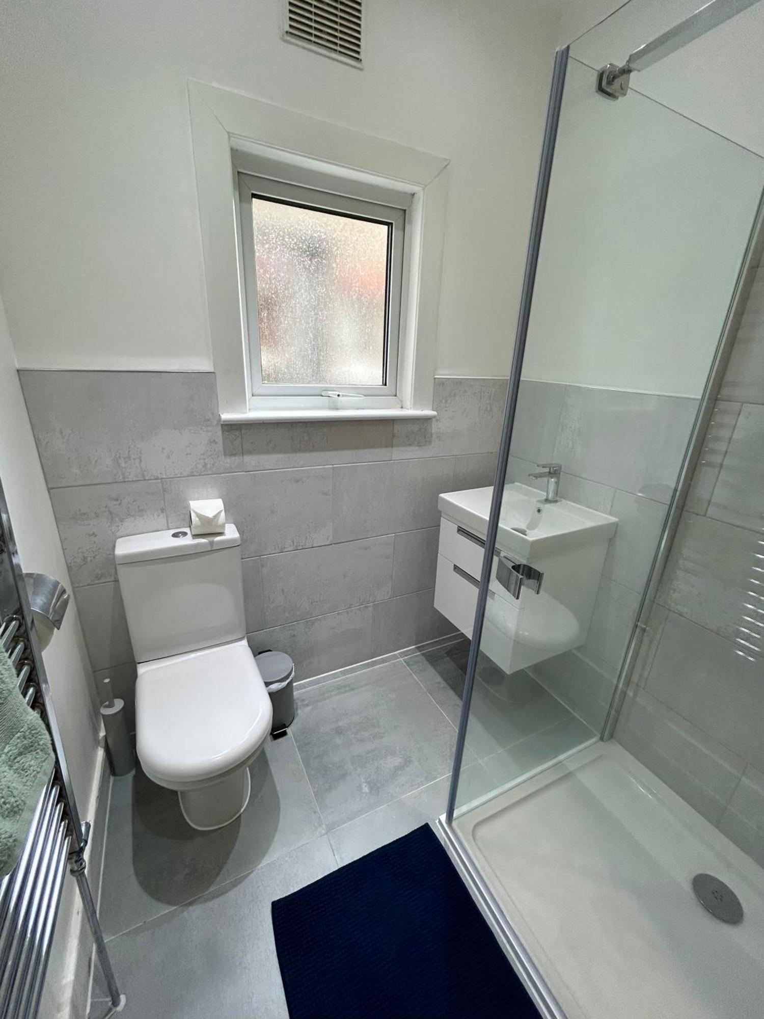 Spacious Battersea Rooms And Apartments ロンドン 部屋 写真