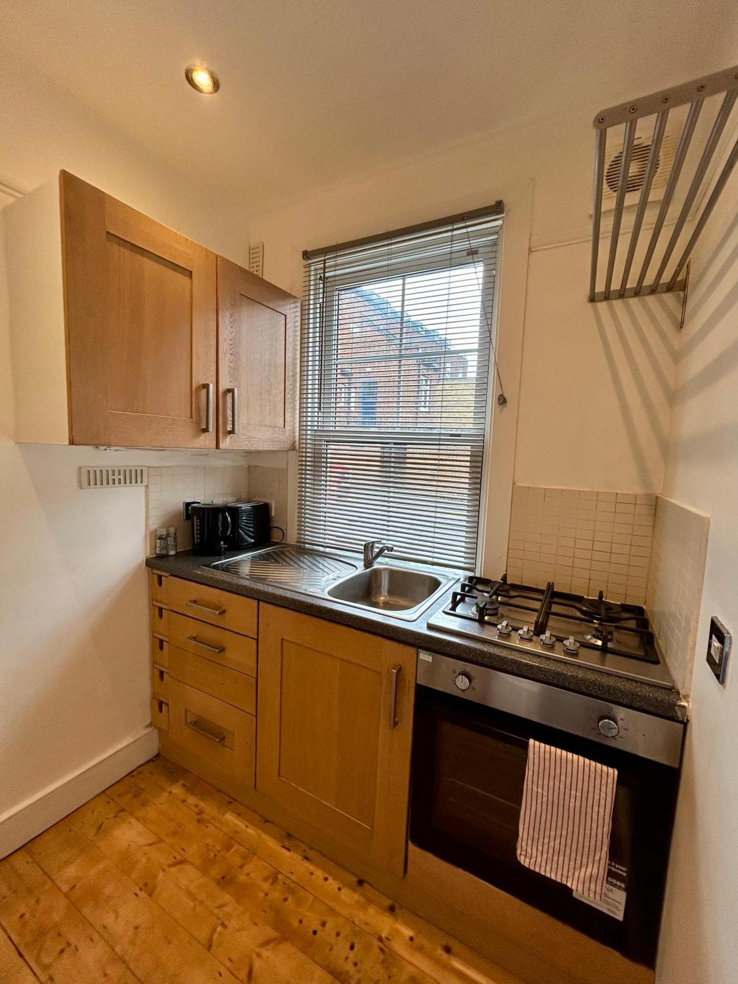 Spacious Battersea Rooms And Apartments ロンドン 部屋 写真