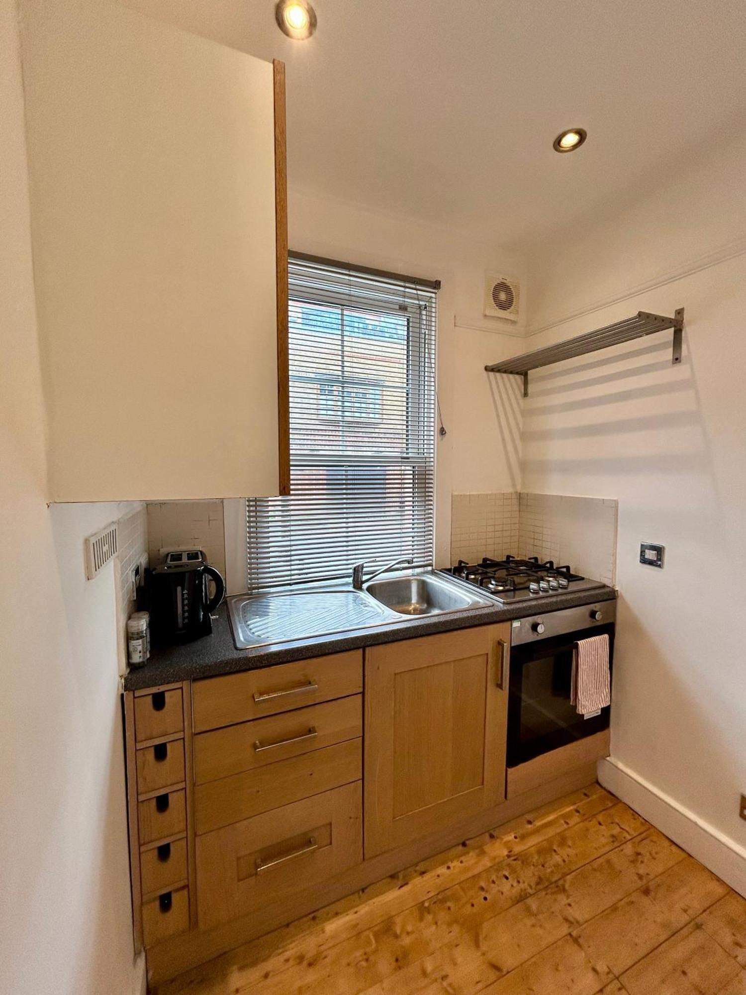 Spacious Battersea Rooms And Apartments ロンドン 部屋 写真