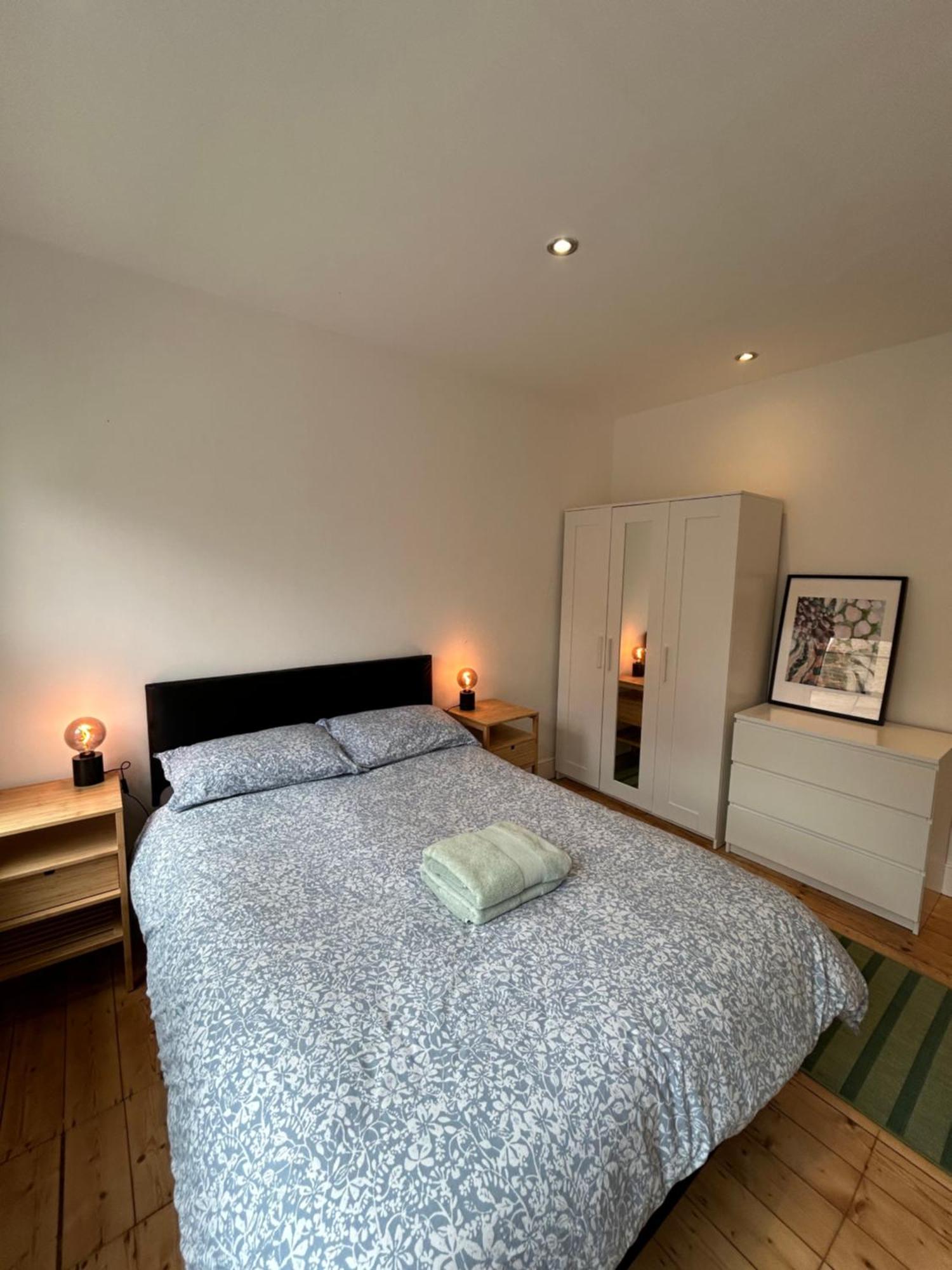 Spacious Battersea Rooms And Apartments ロンドン 部屋 写真