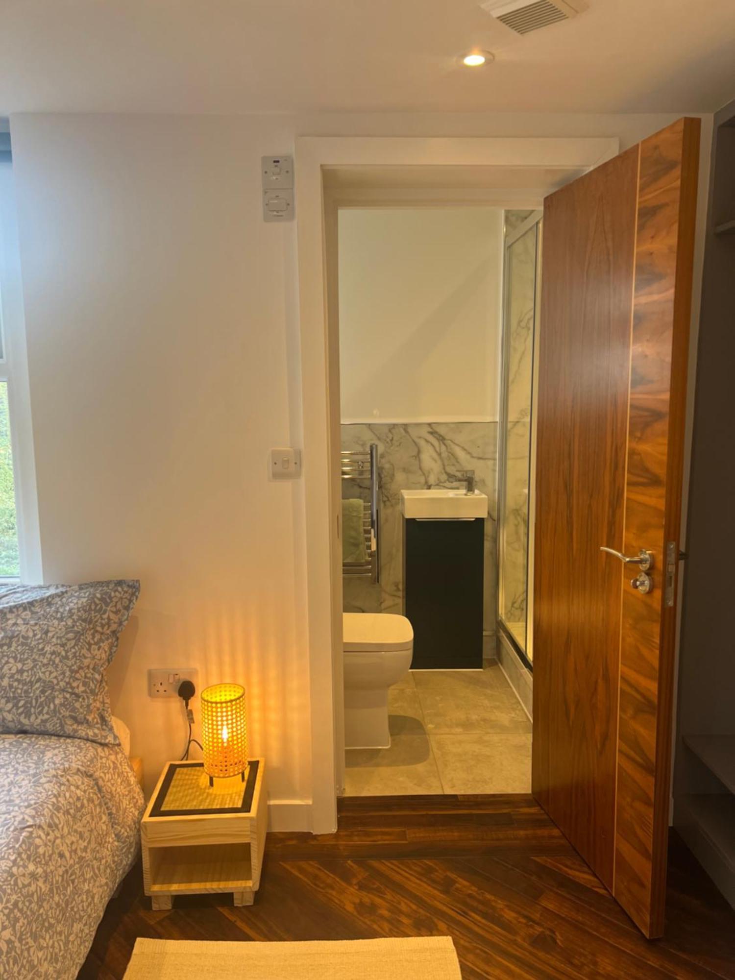 Spacious Battersea Rooms And Apartments ロンドン エクステリア 写真