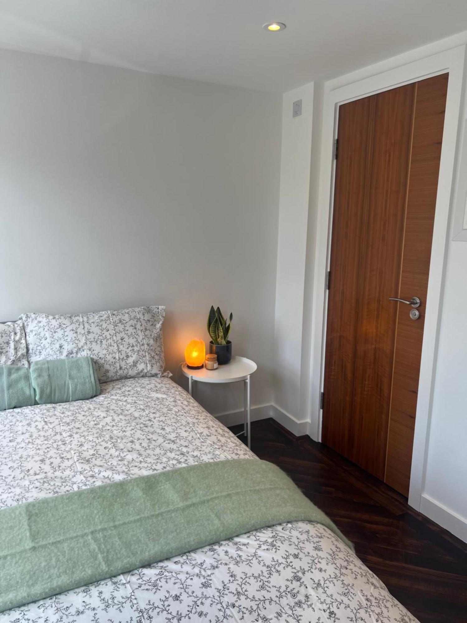 Spacious Battersea Rooms And Apartments ロンドン エクステリア 写真