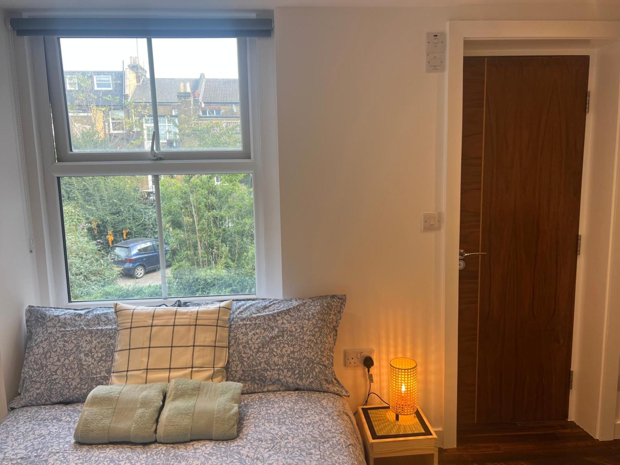 Spacious Battersea Rooms And Apartments ロンドン エクステリア 写真